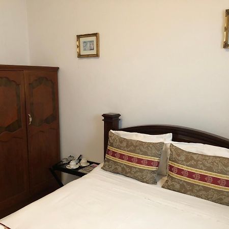 Capital House Boutique Hotel พริทอเรีย ภายนอก รูปภาพ