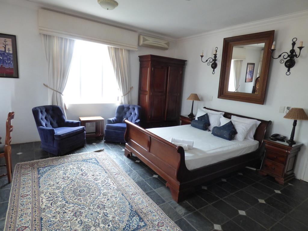 Capital House Boutique Hotel พริทอเรีย ภายนอก รูปภาพ