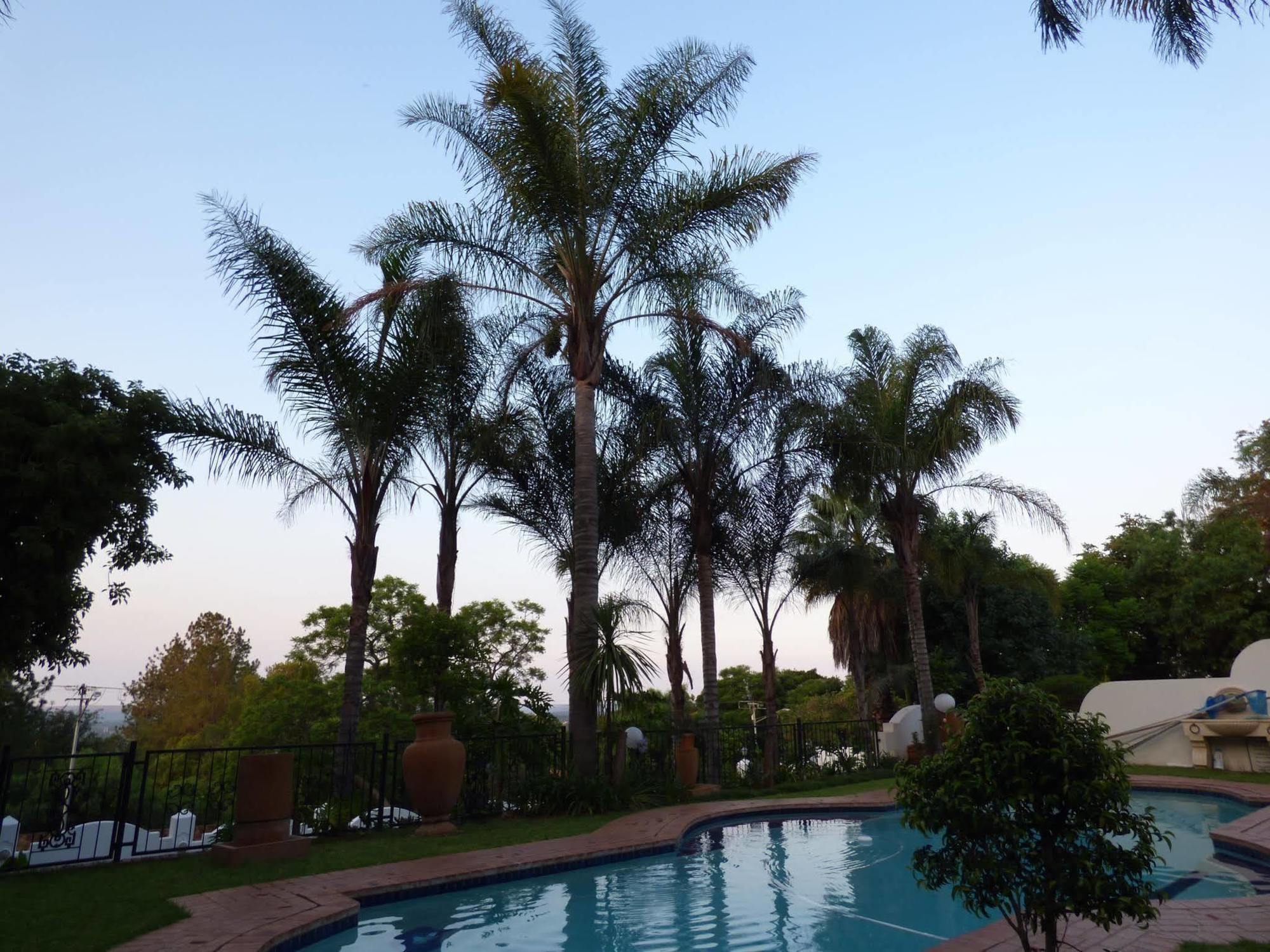 Capital House Boutique Hotel พริทอเรีย ภายนอก รูปภาพ