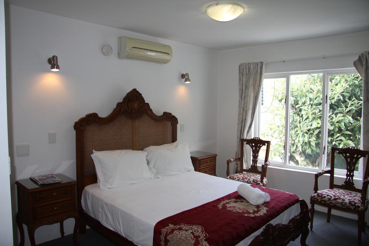 Capital House Boutique Hotel พริทอเรีย ภายนอก รูปภาพ