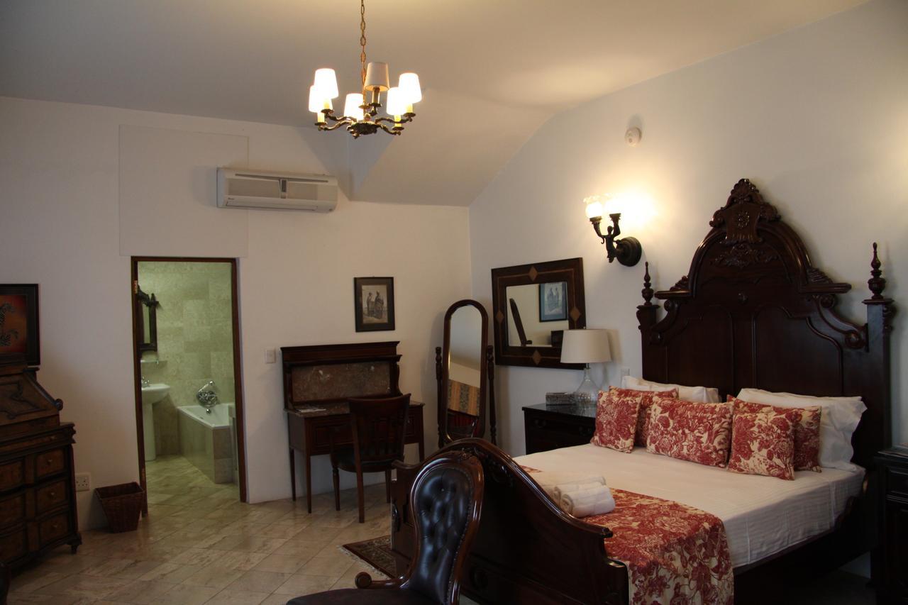 Capital House Boutique Hotel พริทอเรีย ภายนอก รูปภาพ