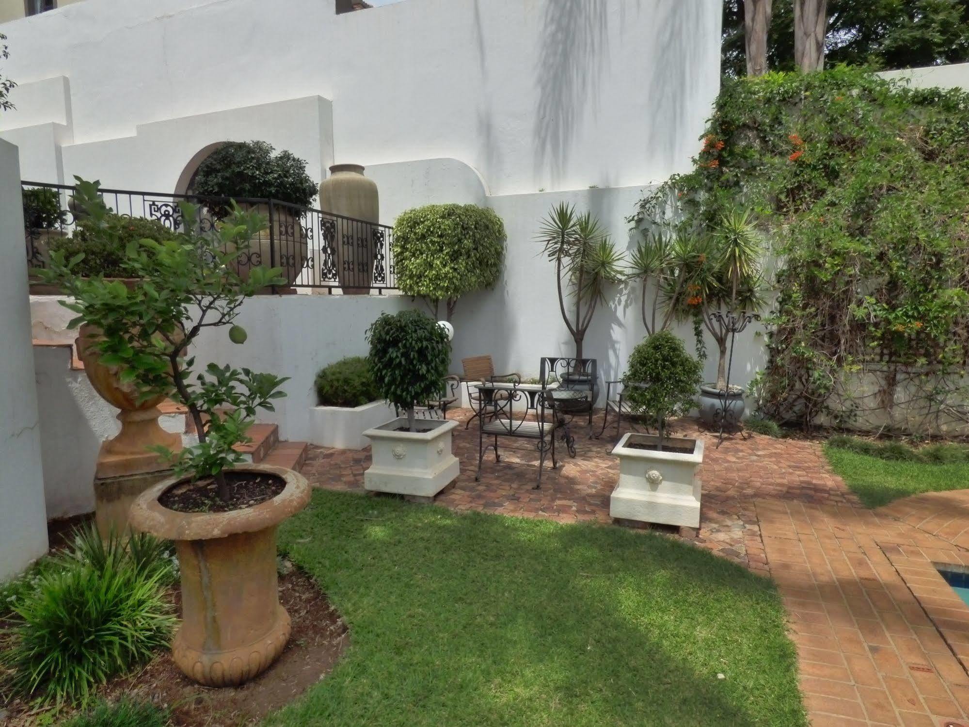 Capital House Boutique Hotel พริทอเรีย ภายนอก รูปภาพ